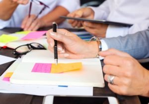 Persone in riunione di lavoro